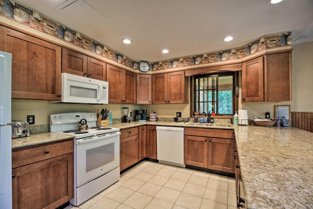 Lake Placid Chalet Deck And Forest Views! Luaran gambar